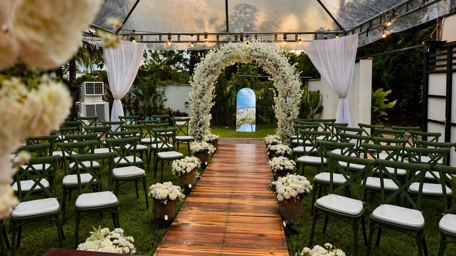 Cerimônia de casamento montada no espaço